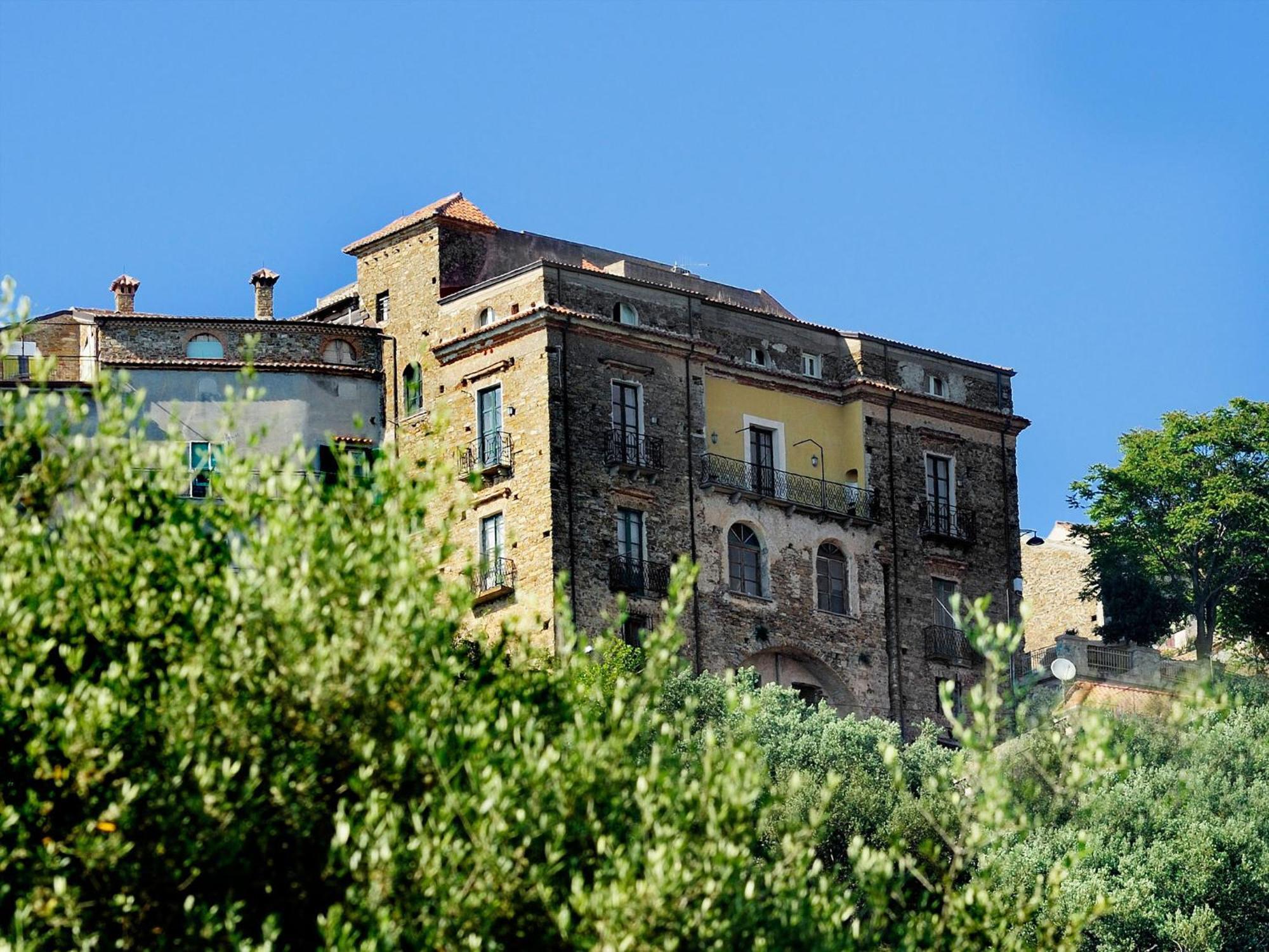 Апартаменты Residenza Matarazzo E Le Sue Soffitte Кастеллабате Экстерьер фото